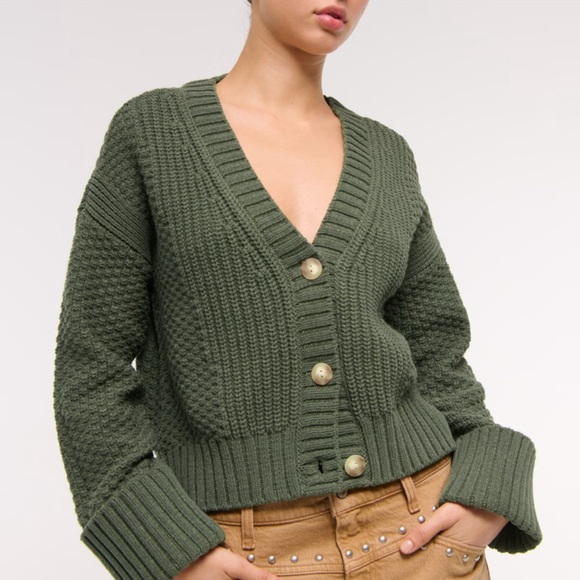 Abercrombie & Fitch Olive Medium Cardigan Sweater NWT - Picture 3 of 9